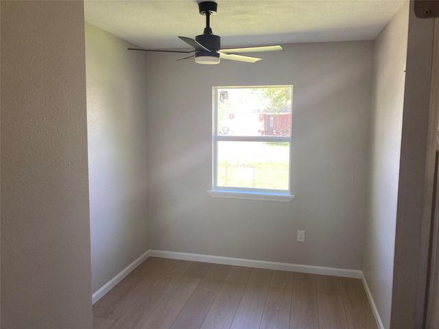 2627 32nd Avenue N, Texas City, TX 77590