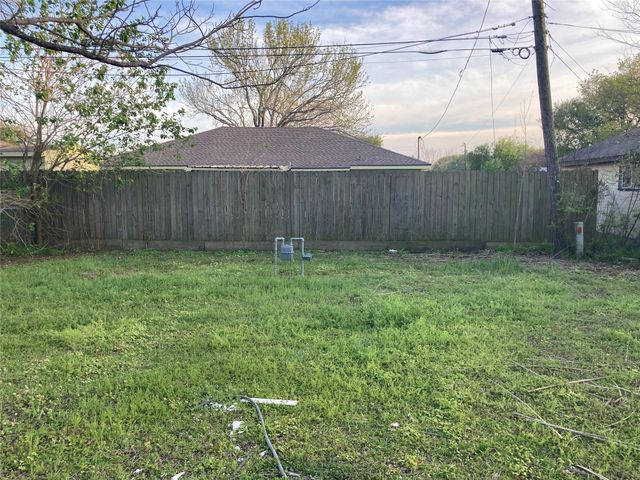 2627 32nd Avenue N, Texas City, TX 77590