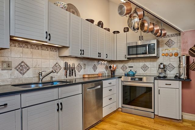 35 New South Street 409, Northampton, MA 01060