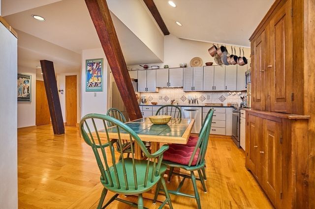 35 New South Street 409, Northampton, MA 01060