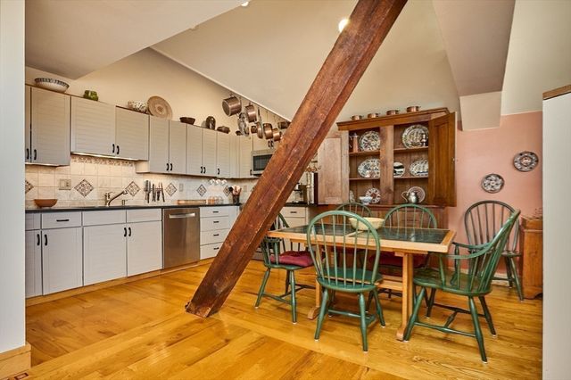 35 New South Street 409, Northampton, MA 01060