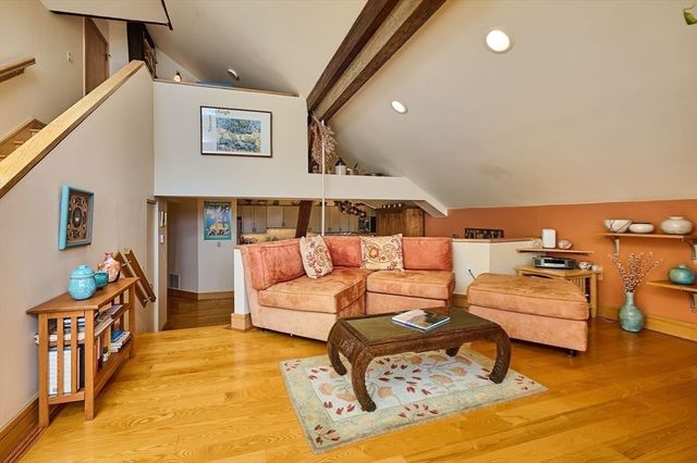 35 New South Street 409, Northampton, MA 01060