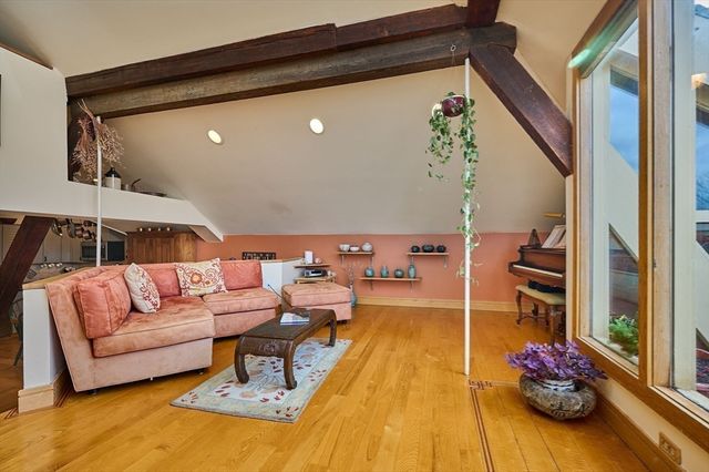 35 New South Street 409, Northampton, MA 01060