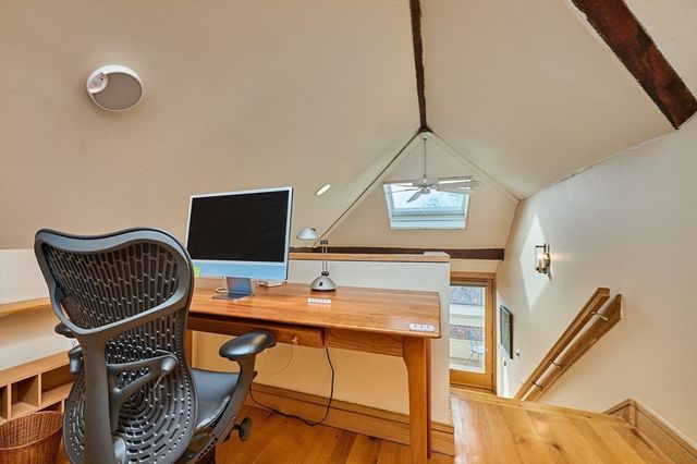 35 New South Street 409, Northampton, MA 01060