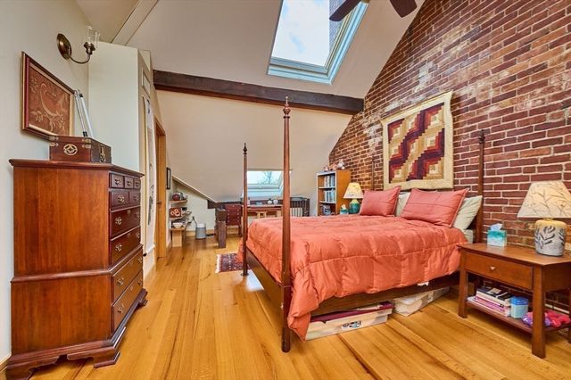 35 New South Street 409, Northampton, MA 01060