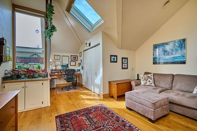 35 New South Street 409, Northampton, MA 01060