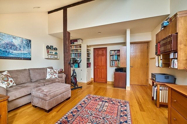 35 New South Street 409, Northampton, MA 01060