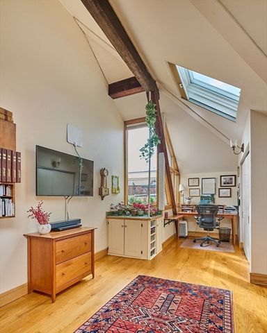 35 New South Street 409, Northampton, MA 01060