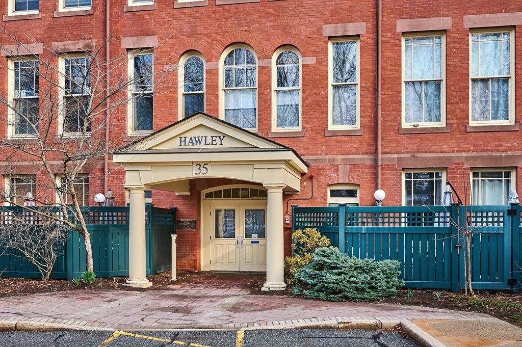 35 New South Street 409, Northampton, MA 01060