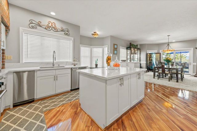 12064 Waxwing Ct, Penn Valley, CA 95946