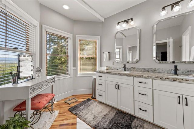 12064 Waxwing Ct, Penn Valley, CA 95946