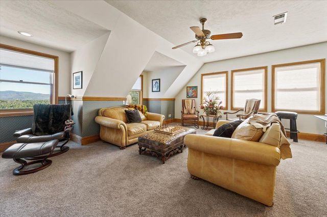 12064 Waxwing Ct, Penn Valley, CA 95946