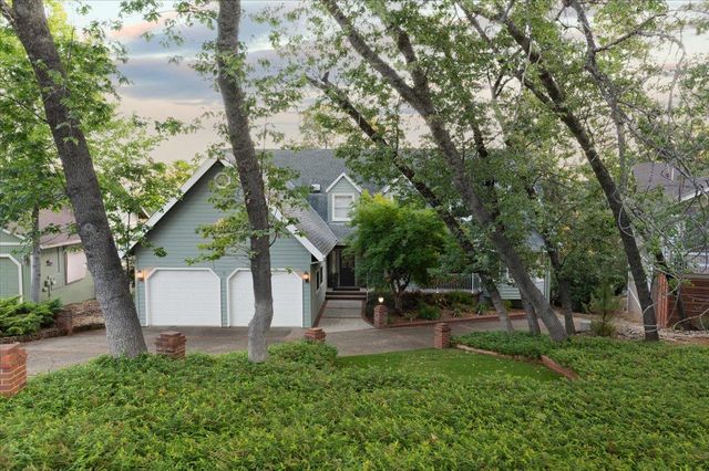12064 Waxwing Ct, Penn Valley, CA 95946