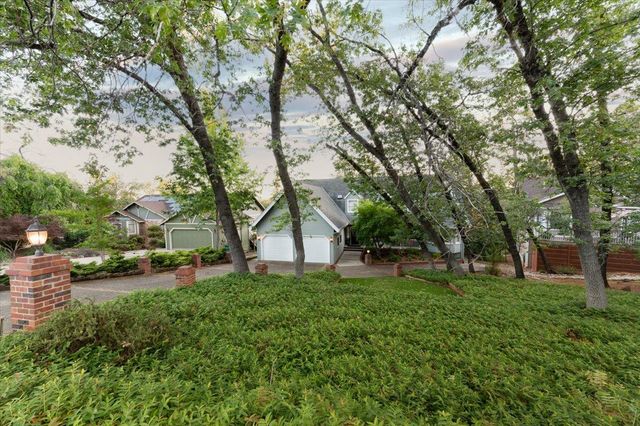 12064 Waxwing Ct, Penn Valley, CA 95946
