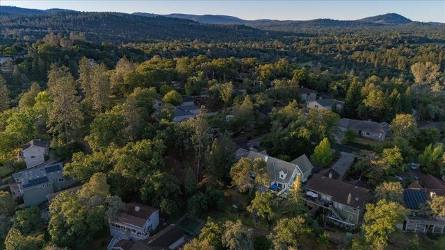 12064 Waxwing Ct, Penn Valley, CA 95946