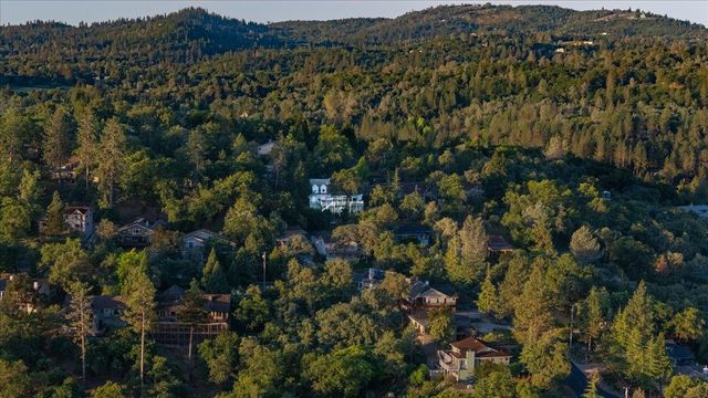 12064 Waxwing Ct, Penn Valley, CA 95946