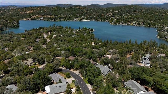 12064 Waxwing Ct, Penn Valley, CA 95946
