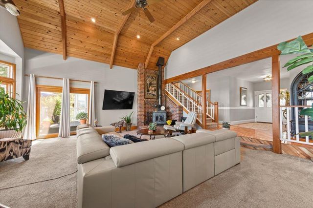 12064 Waxwing Ct, Penn Valley, CA 95946