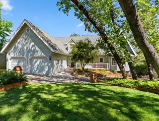 12064 Waxwing Ct, Penn Valley, CA 95946