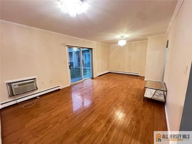 406 Cranbury Road 7, East Brunswick, NJ 08816
