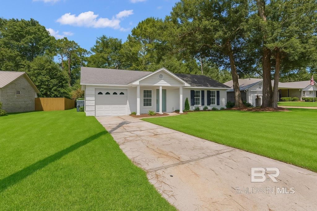 1819 Spanish Cove Drive, Lillian, AL 36549