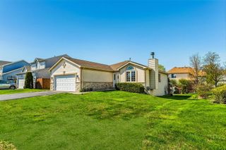 2708 W Lucia Avenue, Waukegan, IL 60085