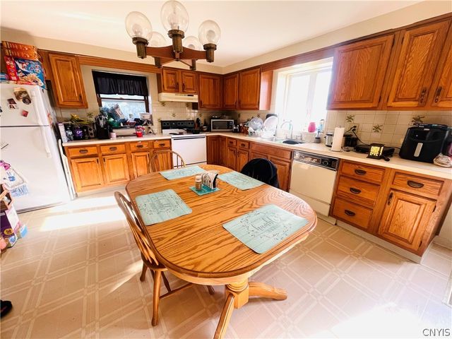 212 Schaffer Avenue, Salina, NY 13206
