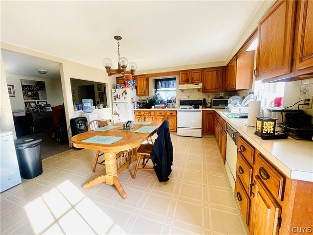 212 Schaffer Avenue, Salina, NY 13206