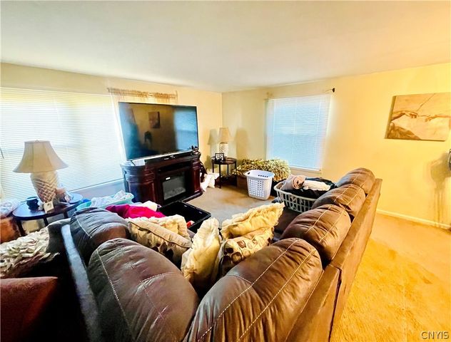 212 Schaffer Avenue, Salina, NY 13206