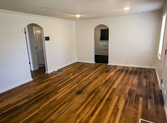1005 S Forest Avenue, Independence, MO 64050