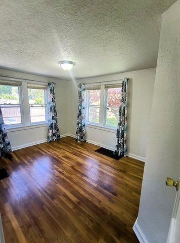 1005 S Forest Avenue, Independence, MO 64050