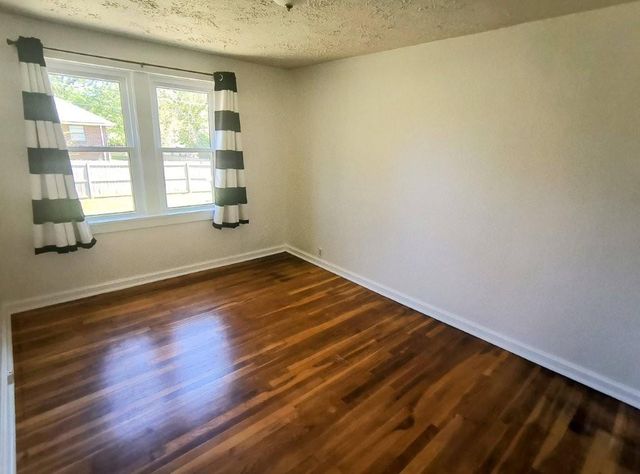 1005 S Forest Avenue, Independence, MO 64050
