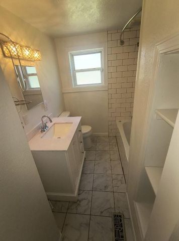 1005 S Forest Avenue, Independence, MO 64050