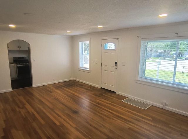 1005 S Forest Avenue, Independence, MO 64050