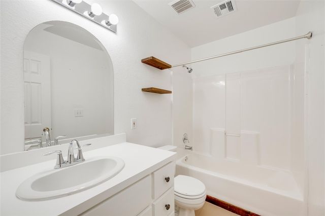 179 Rainbow DR, Bastrop, TX 78602