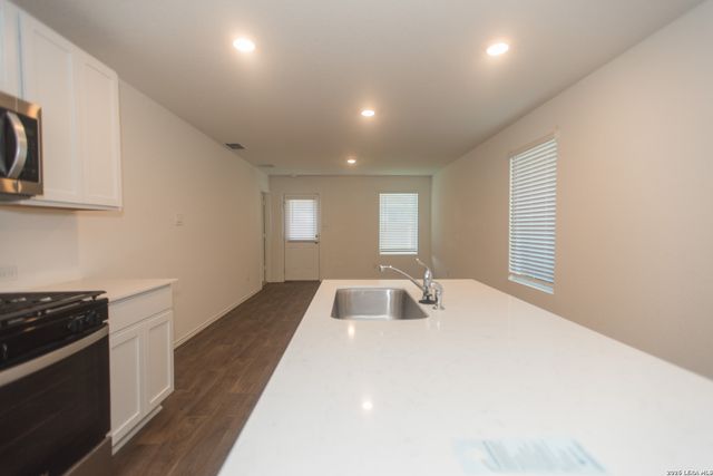 12533 Spoor Vly, Converse, TX 78109