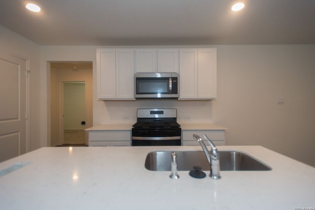 12533 Spoor Vly, Converse, TX 78109