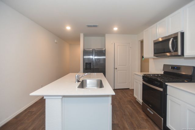 12533 Spoor Vly, Converse, TX 78109