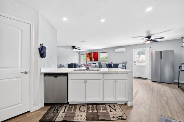 12802 Lorena Ochoa, San Antonio, TX 78221