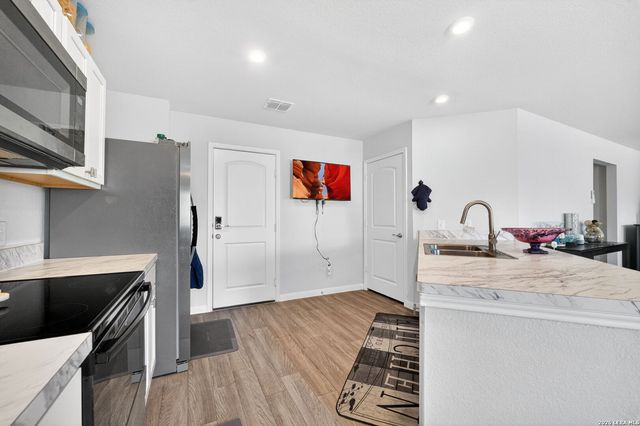 12802 Lorena Ochoa, San Antonio, TX 78221