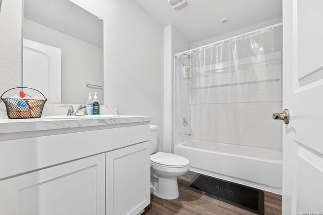 12802 Lorena Ochoa, San Antonio, TX 78221