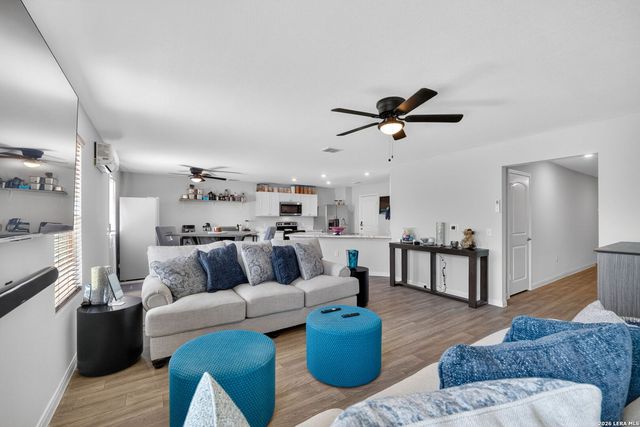 12802 Lorena Ochoa, San Antonio, TX 78221