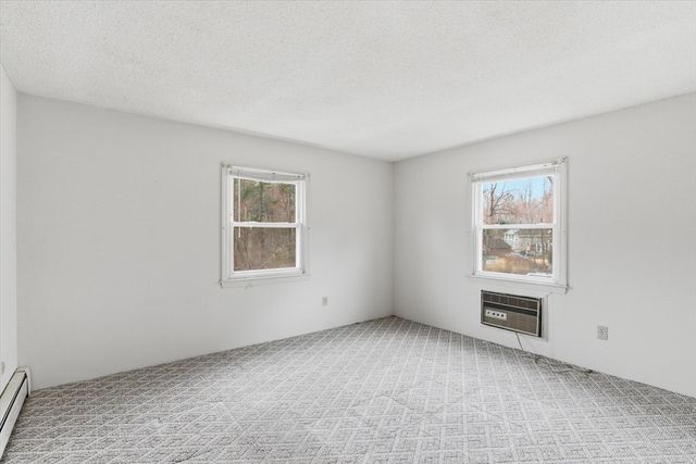 136 Tyngsboro Rd 7, Chelmsford, MA 01863