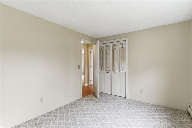 136 Tyngsboro Rd 7, Chelmsford, MA 01863