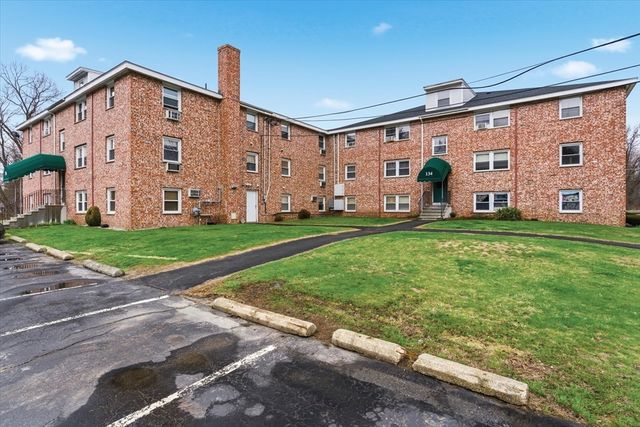 136 Tyngsboro Rd 7, Chelmsford, MA 01863