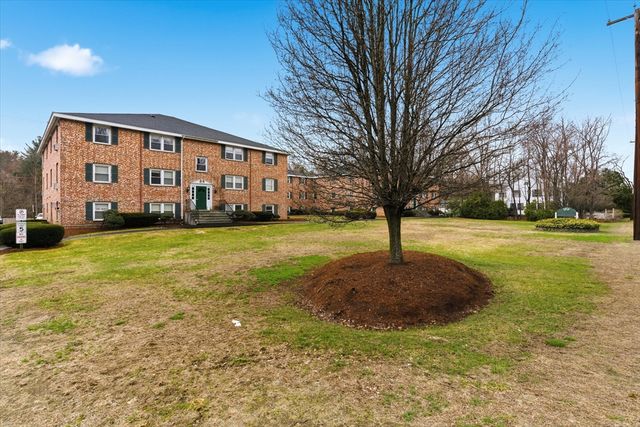 136 Tyngsboro Rd 7, Chelmsford, MA 01863