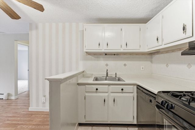 136 Tyngsboro Rd 7, Chelmsford, MA 01863