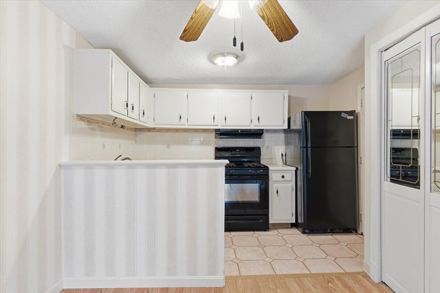 136 Tyngsboro Rd 7, Chelmsford, MA 01863