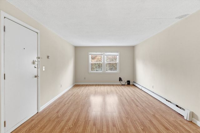 136 Tyngsboro Rd 7, Chelmsford, MA 01863