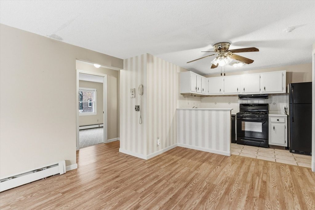 136 Tyngsboro Rd 7, Chelmsford, MA 01863